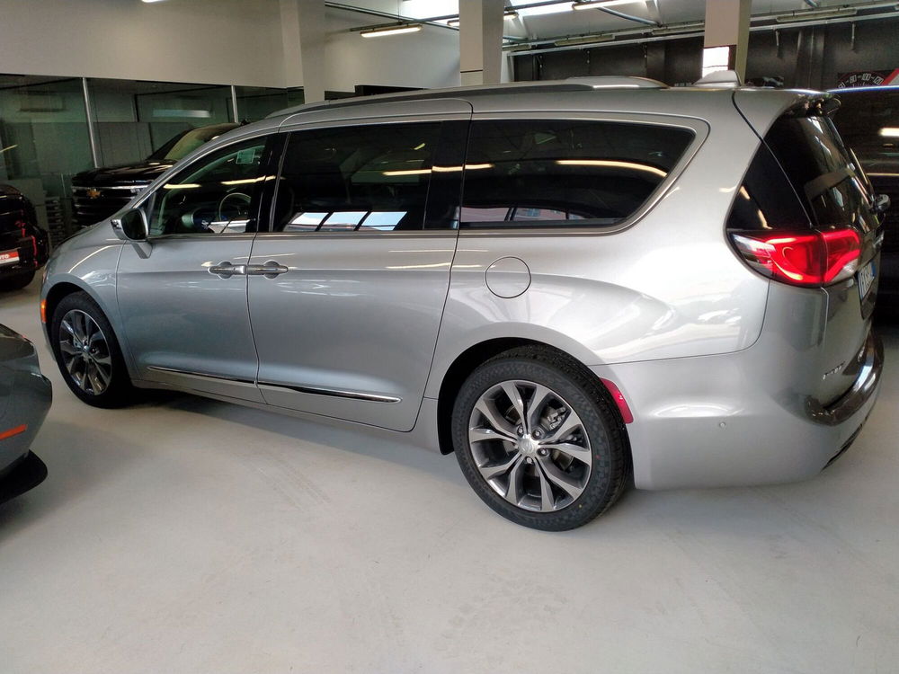 Chrysler Pacifica nuova a Monza e Brianza (5)