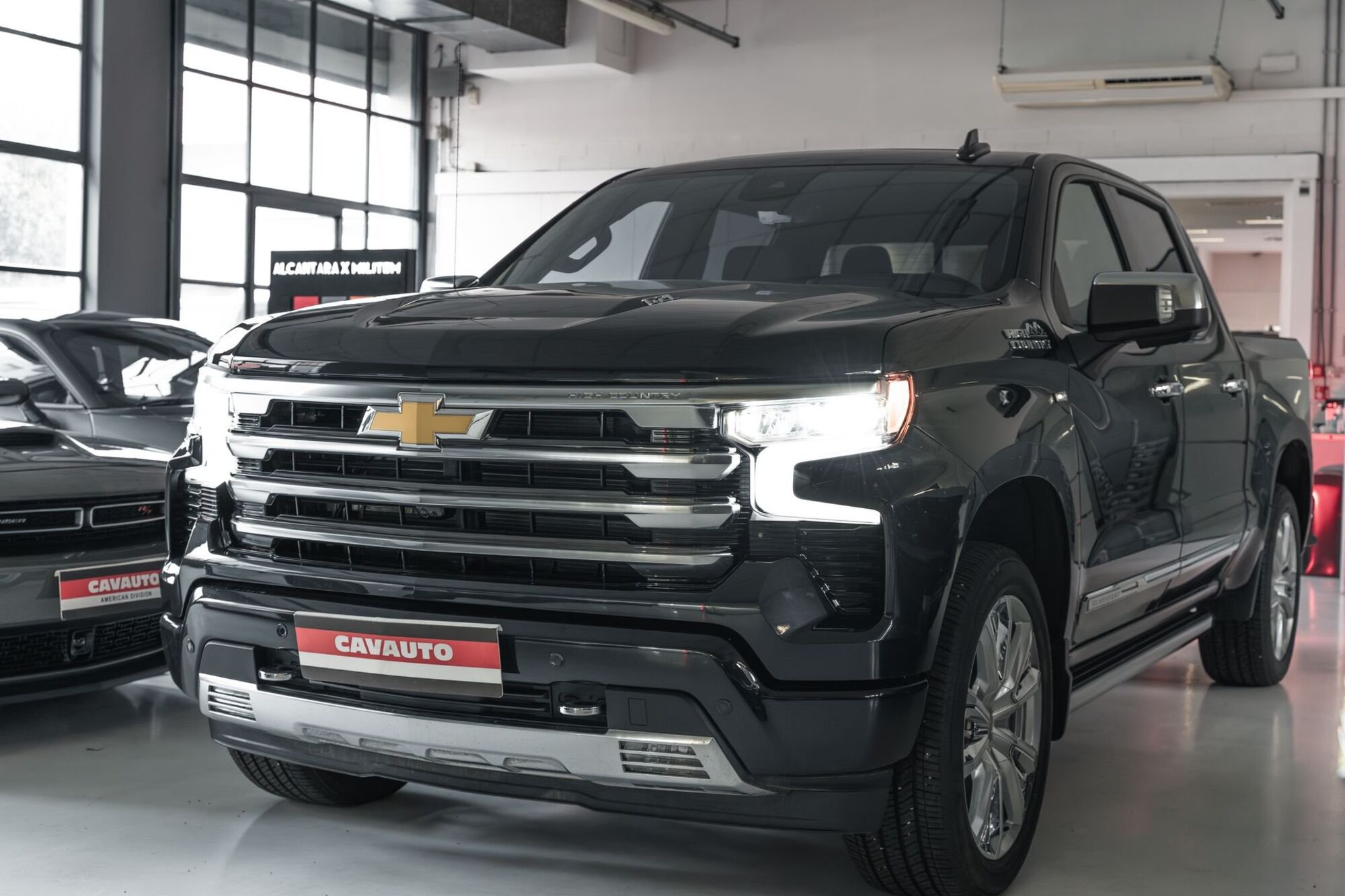 Chevrolet Silverado Silverado crew cab 6.2 V8 ecotec3 High Country 420cv auto nuova a Monza