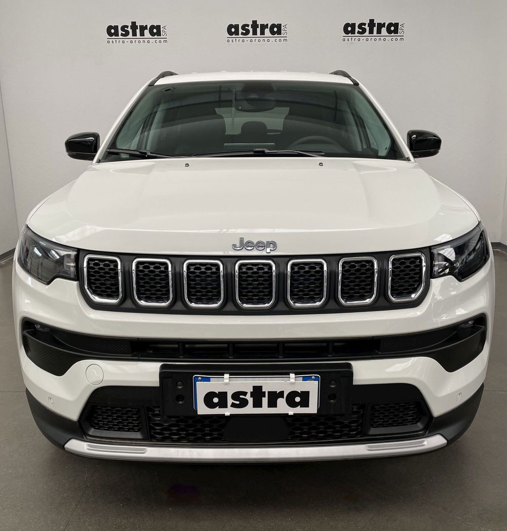 Jeep Compass nuova a Novara (20)