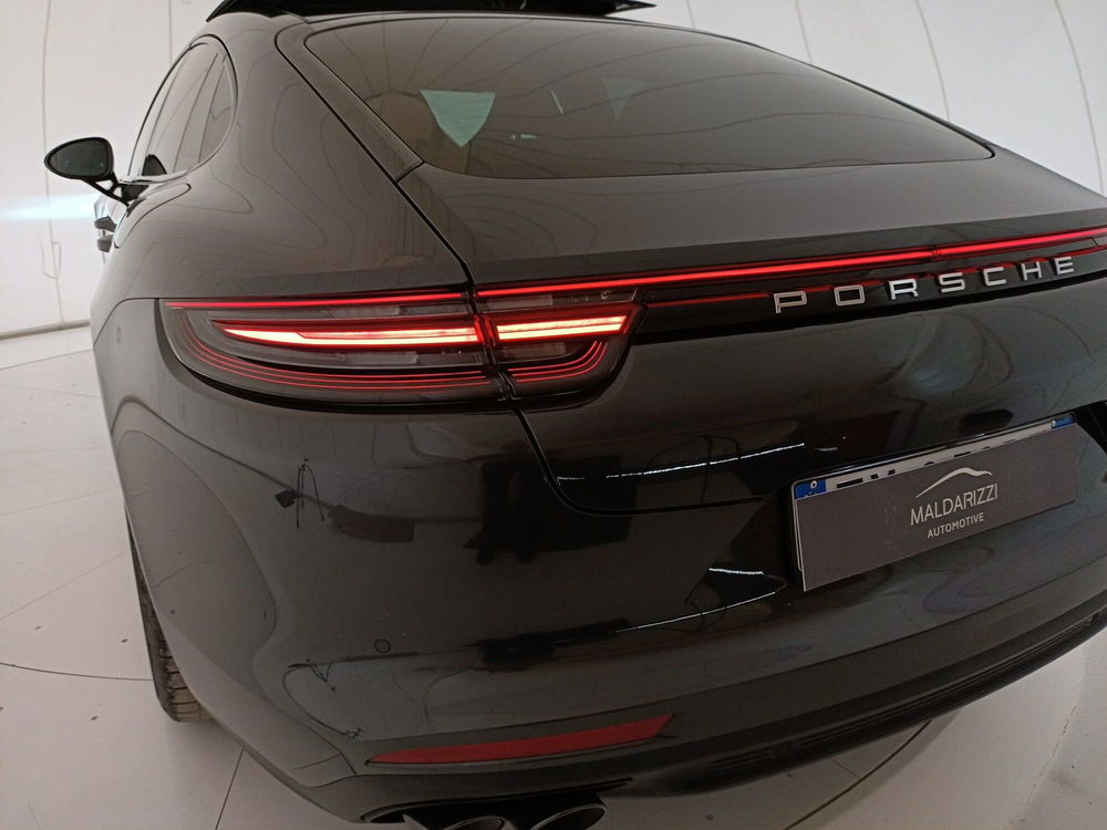 Porsche Panamera usata a Bari (12)