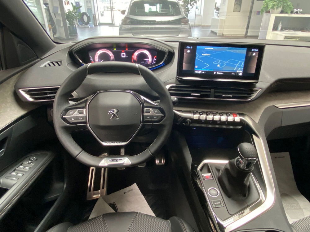 Peugeot 3008 nuova a Bari (18)