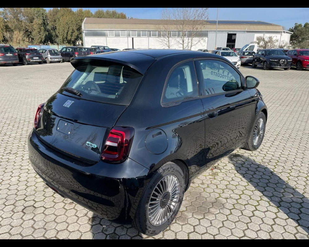 Fiat 500e nuova a Lucca (5)