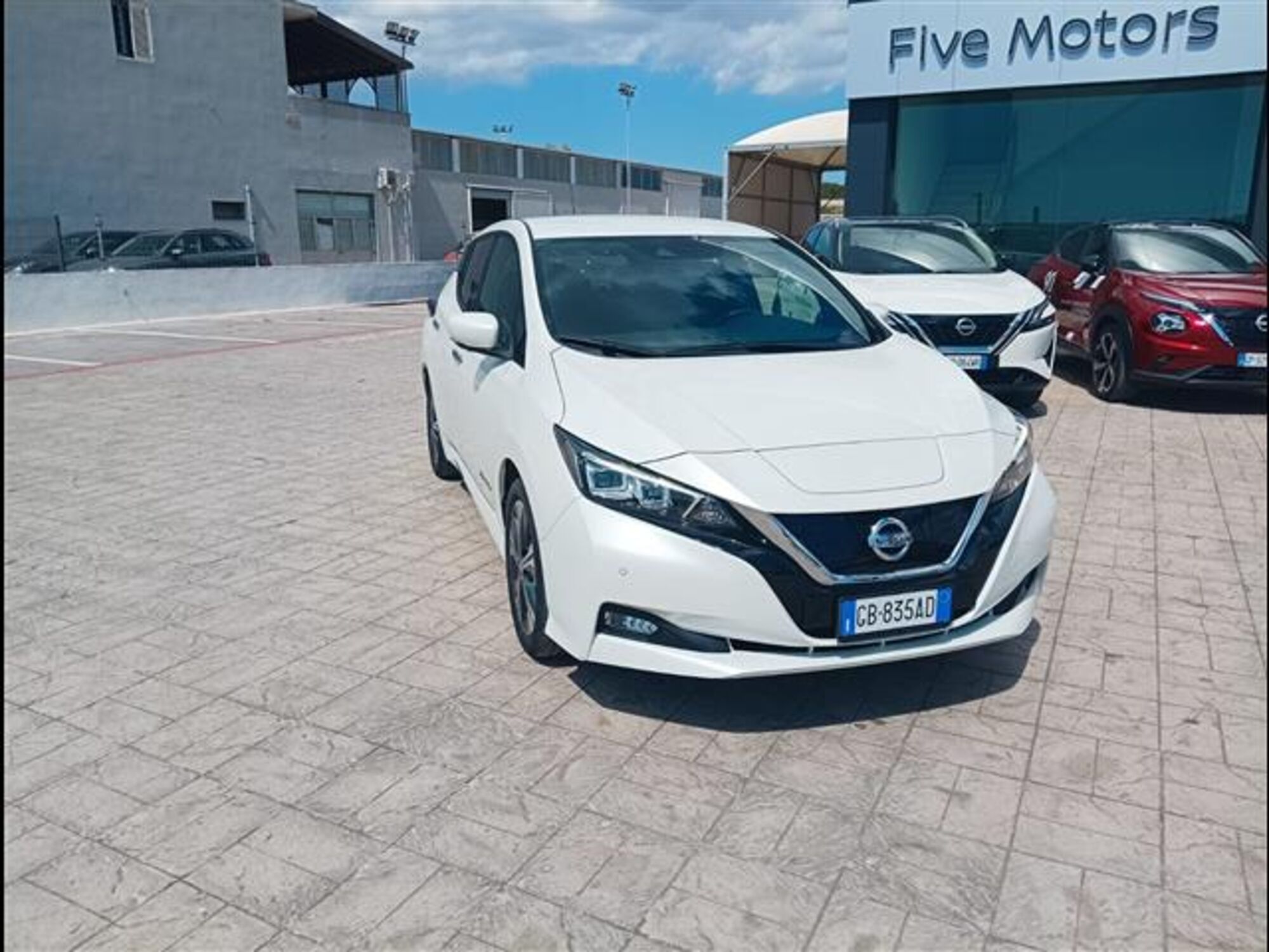 Nissan Leaf 40kWh Tekna 150cv del 2021 usata a Brindisi