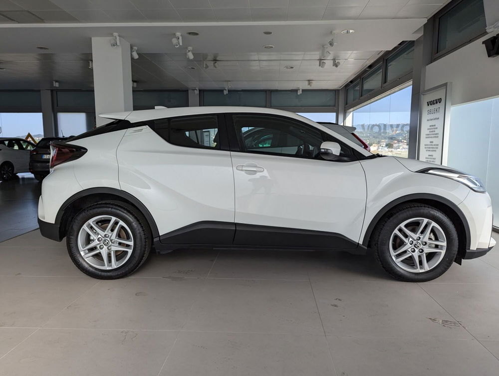 Toyota Toyota C-HR usata a Pescara (5)