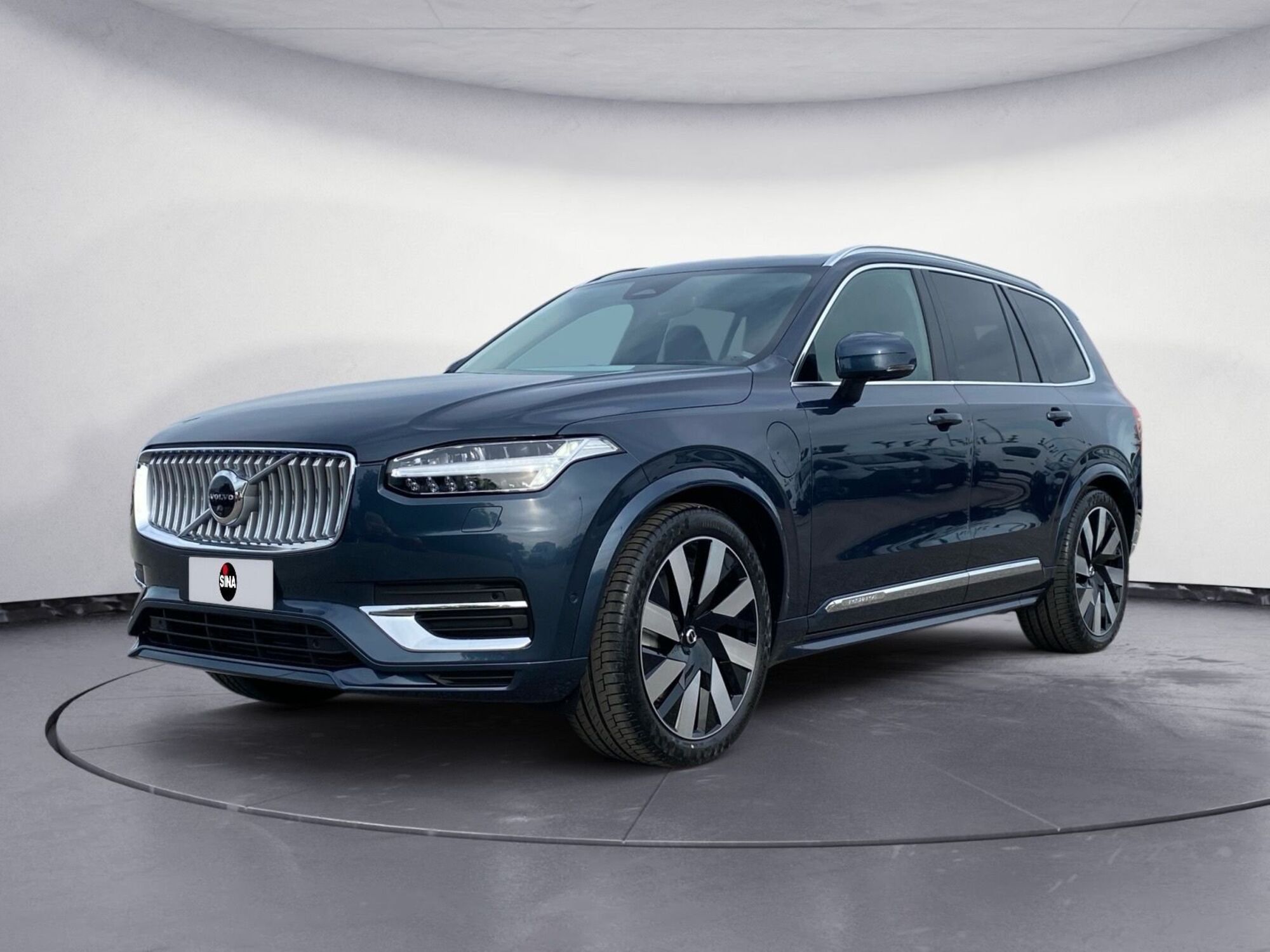 Volvo XC90 T8 Recharge AWD Plug-in Hybrid aut. 7 posti Plus Bright nuova a Pordenone