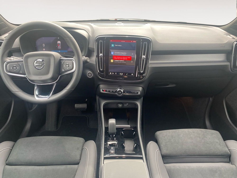 Volvo XC40 nuova a Pordenone (10)