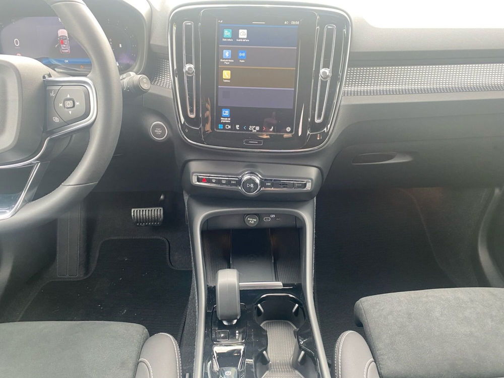 Volvo XC40 nuova a Pordenone (11)