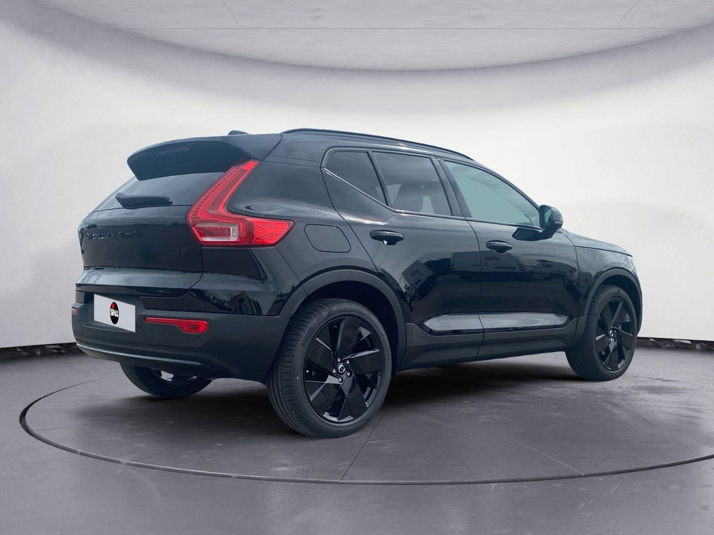 Volvo XC40 nuova a Pordenone (5)