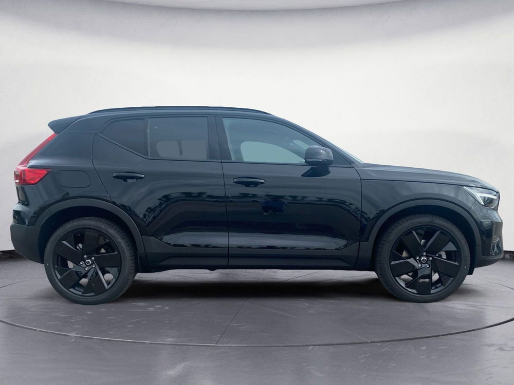 Volvo XC40 nuova a Pordenone (6)