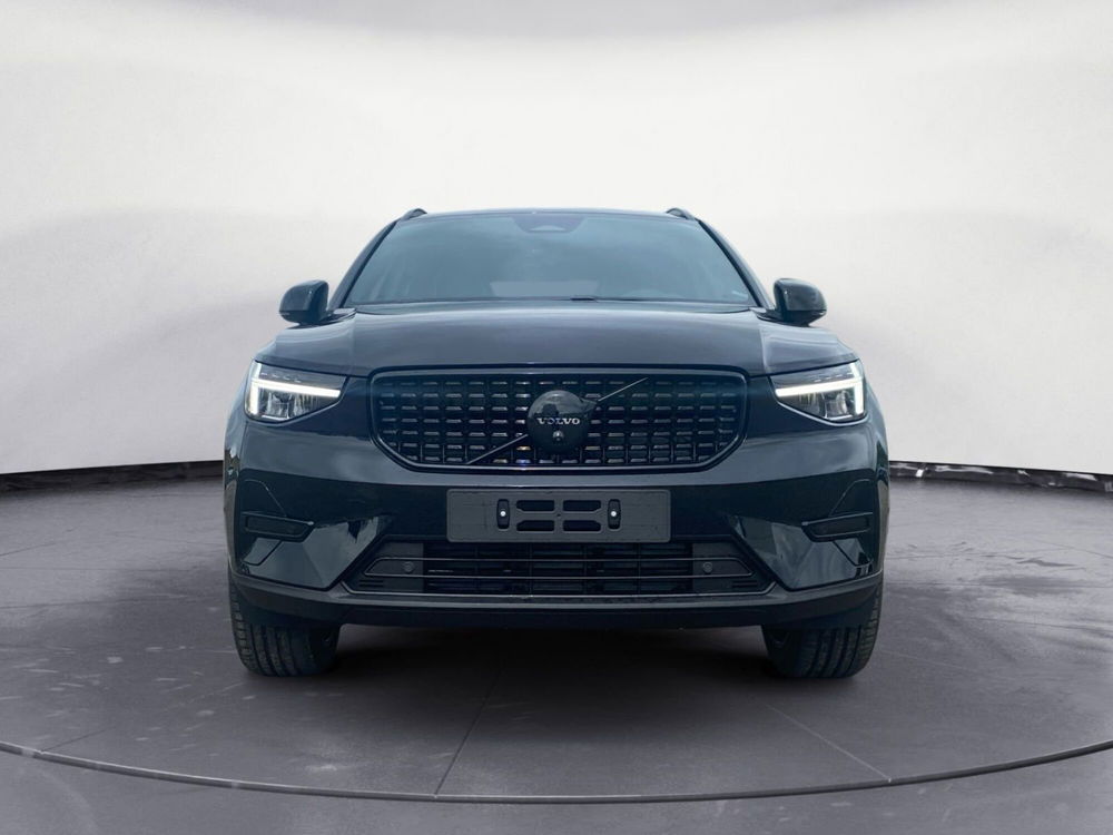 Volvo XC40 nuova a Pordenone (8)