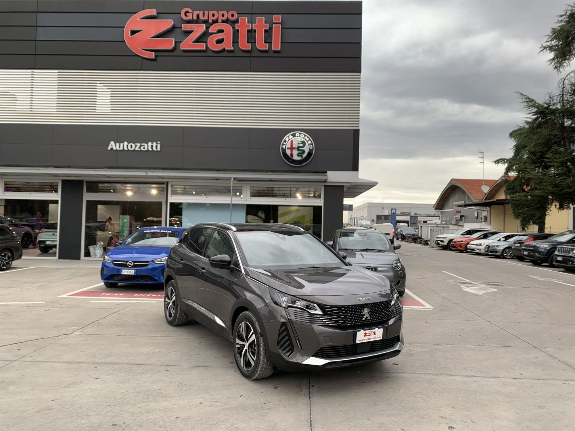 Peugeot 3008 PureTech Turbo 130 S&amp;S EAT8 GT  nuova a Parma