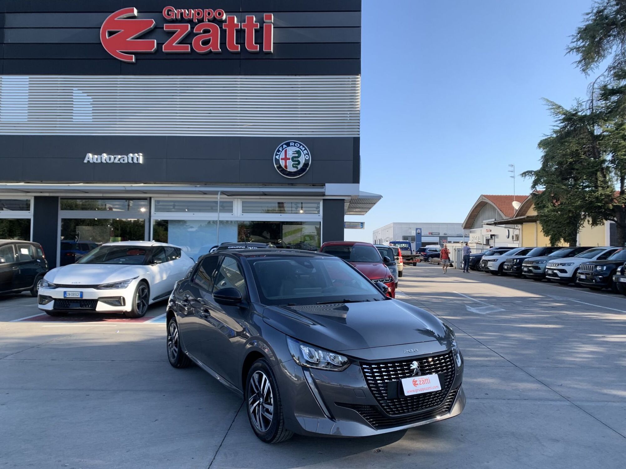 Peugeot 208 PureTech 100 Stop&amp;Start EAT8 5 porte Allure  del 2023 usata a Parma