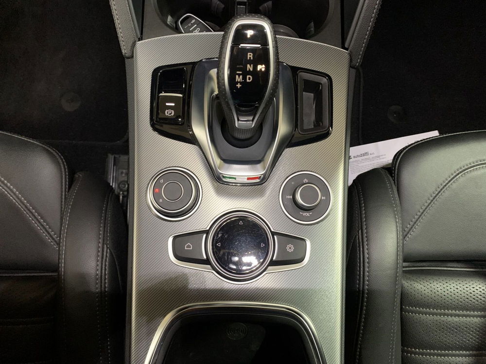 Alfa Romeo Stelvio usata a Parma (15)