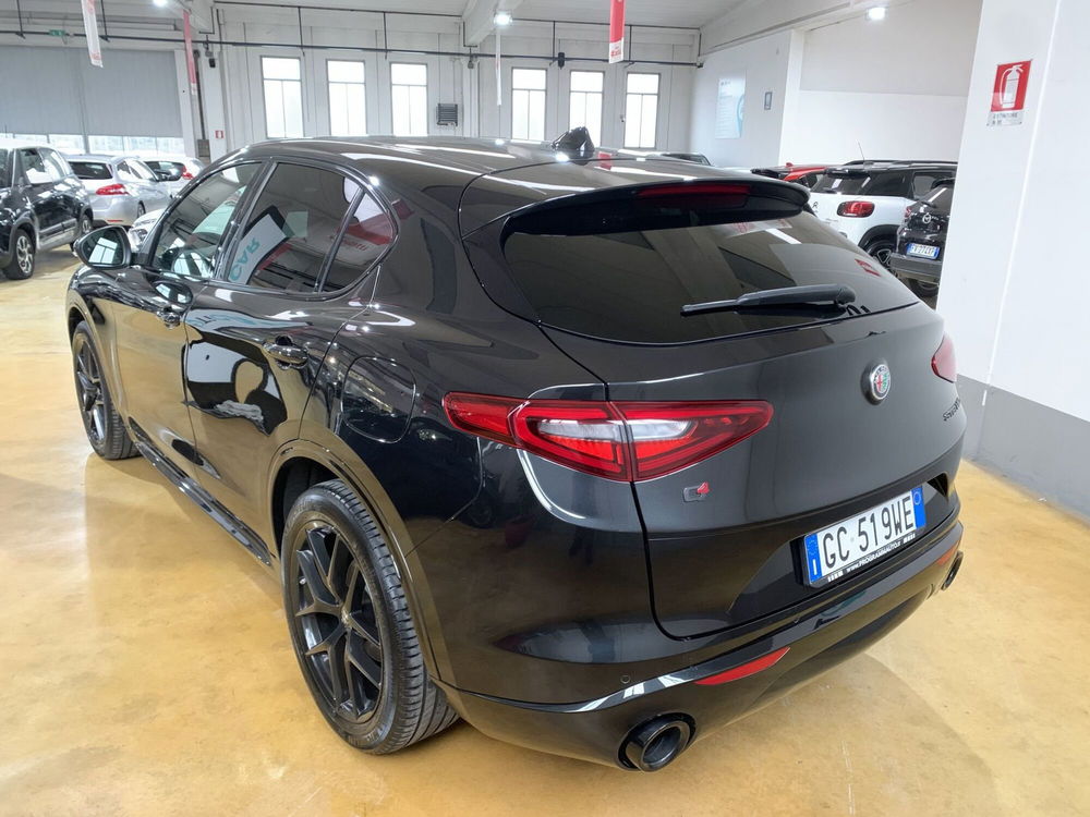 Alfa Romeo Stelvio usata a Parma (5)