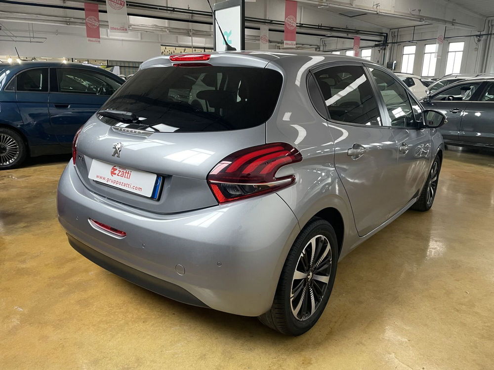 Peugeot 208 usata a Parma (3)