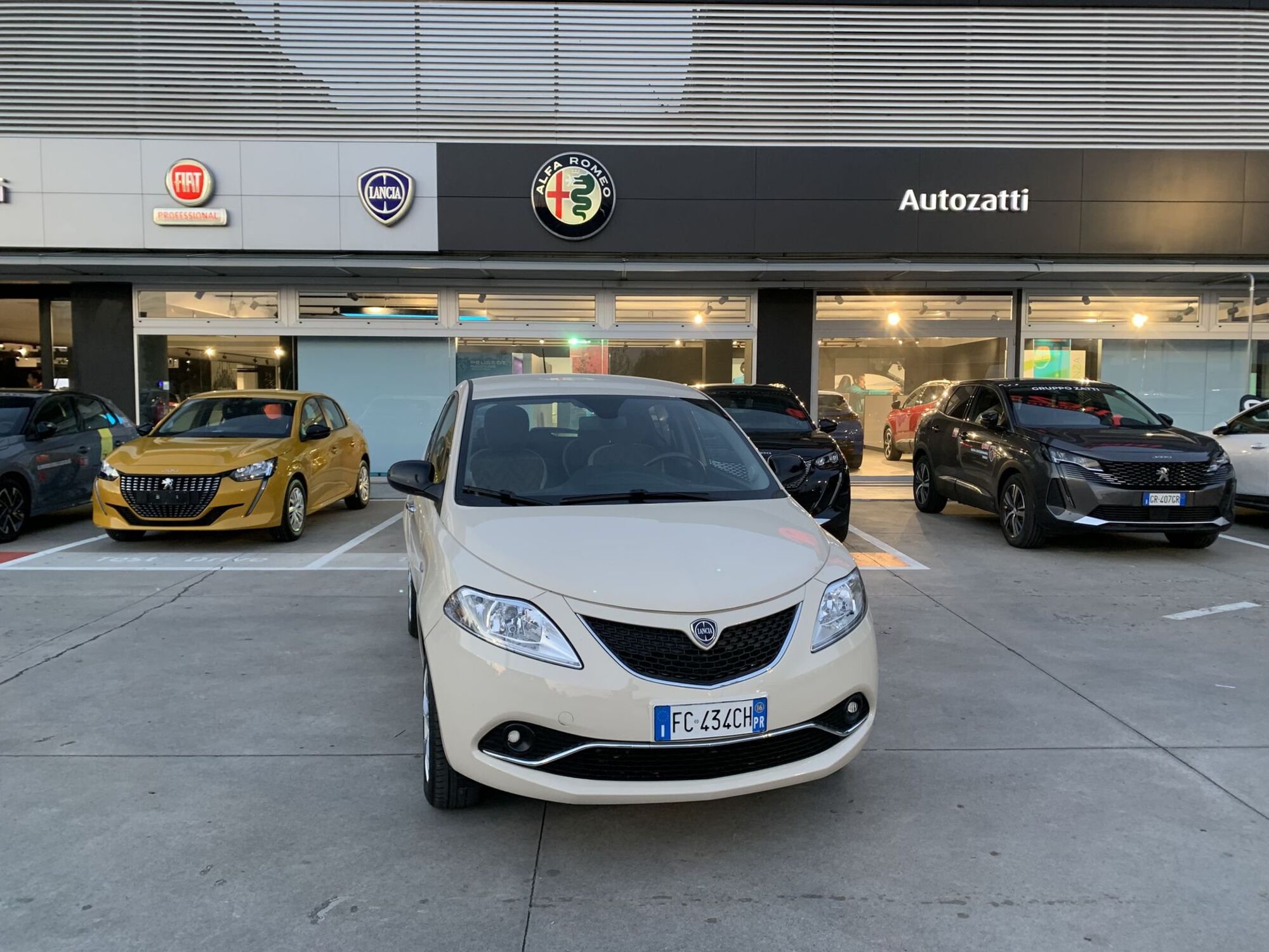 Lancia Ypsilon 0.9 TwinAir 85 CV 5 porte Metano Ecochic Opening Ed. del 2015 usata a Parma