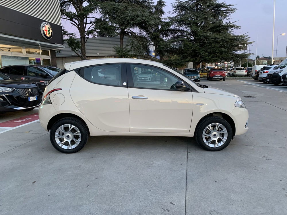 Lancia Ypsilon usata a Parma (2)