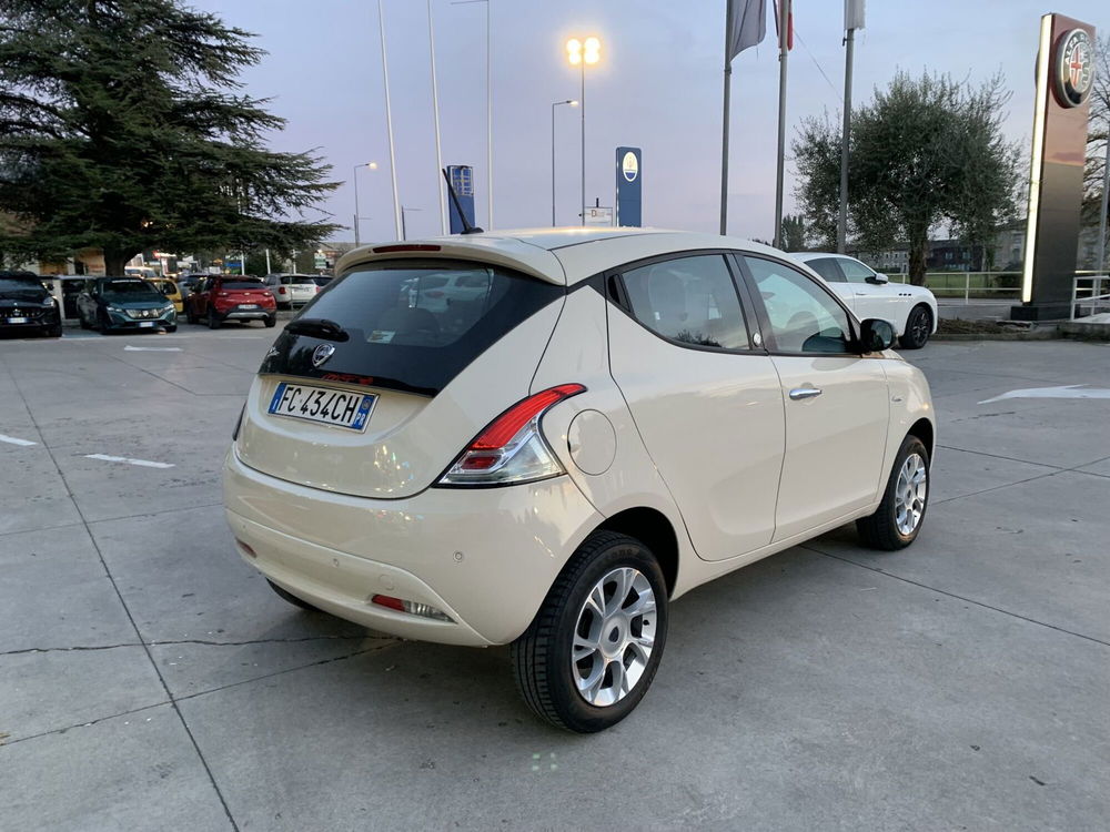 Lancia Ypsilon usata a Parma (3)