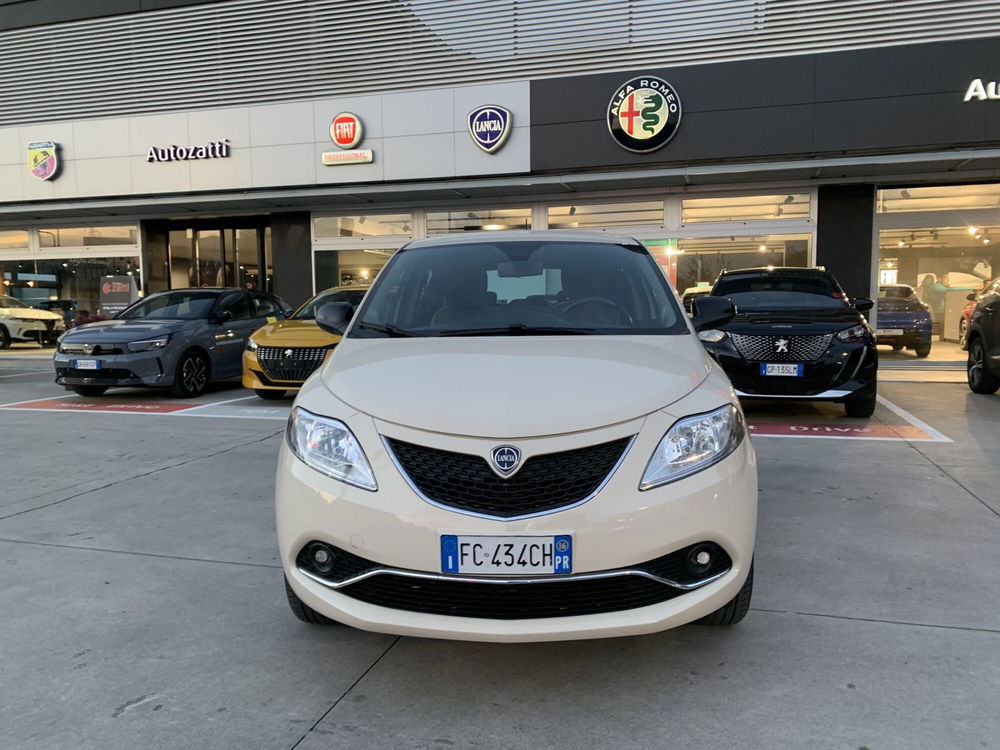 Lancia Ypsilon usata a Parma (8)