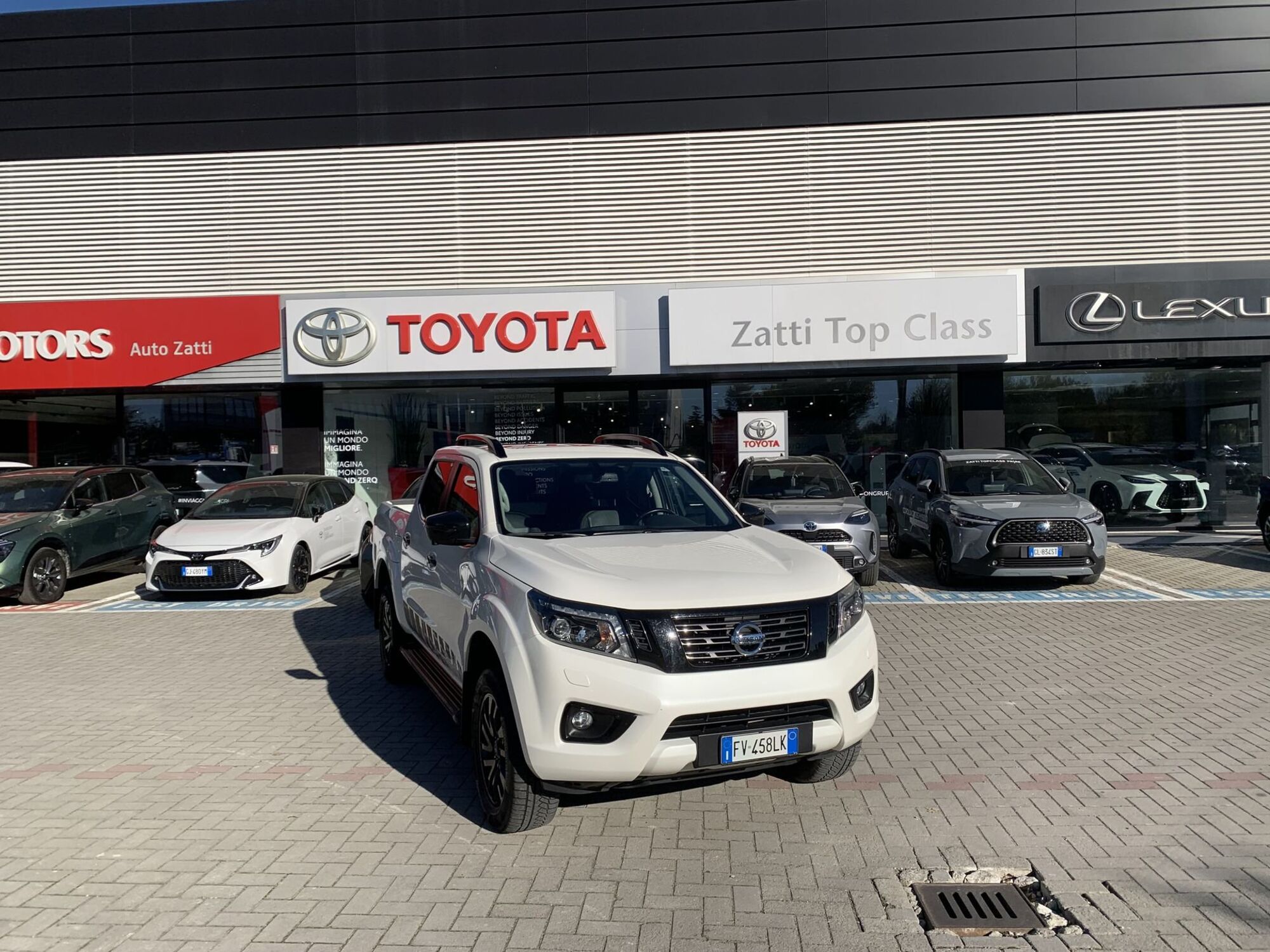 Nissan Navara 2.3 dCi 190 CV 4WD Double Cab Tekna  del 2019 usata a Parma