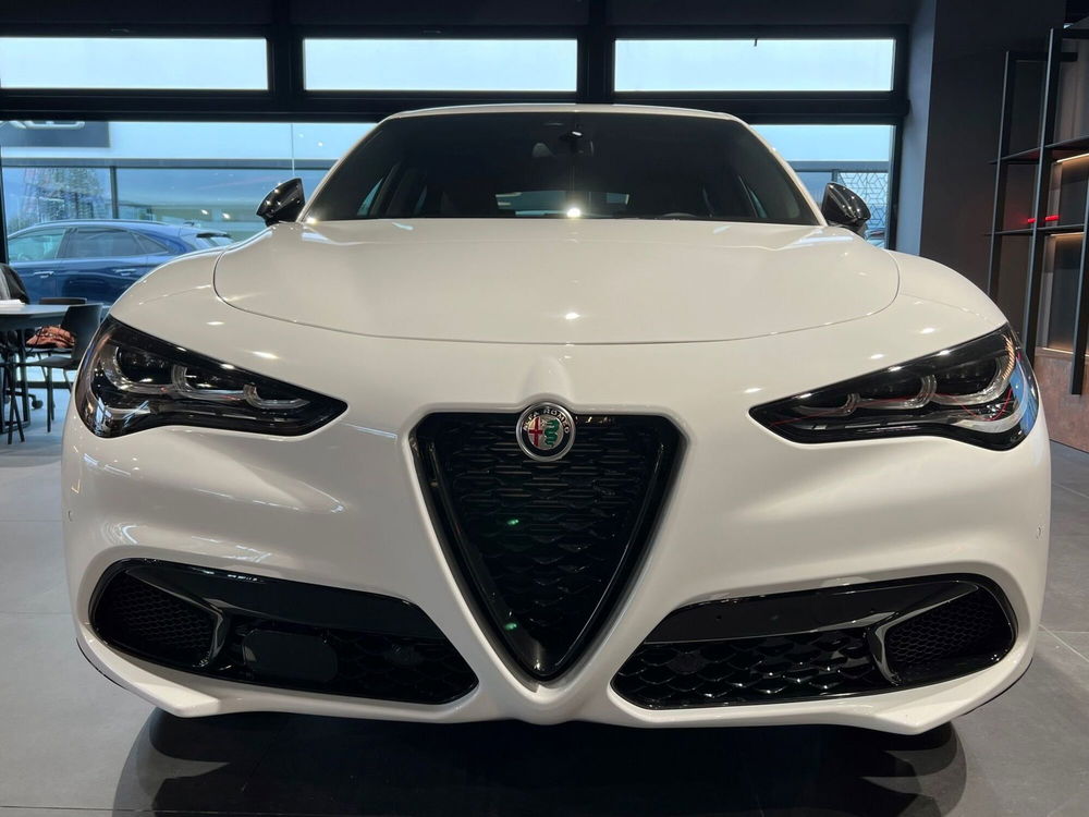 Alfa Romeo Stelvio nuova a Parma (2)