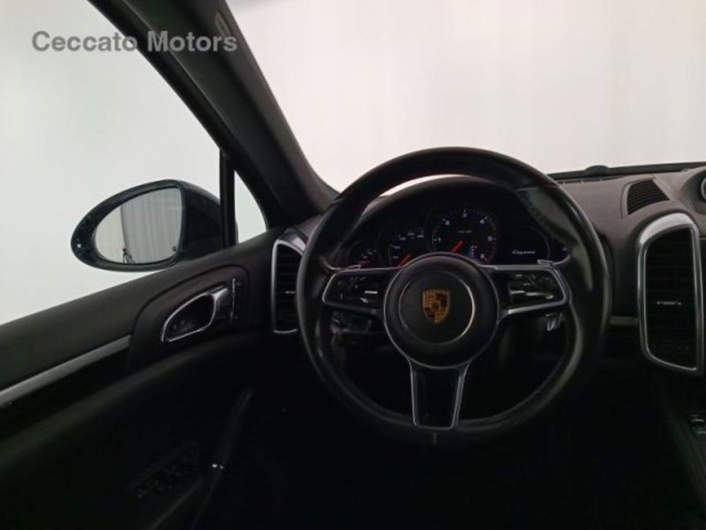 Porsche Cayenne usata a Padova (18)