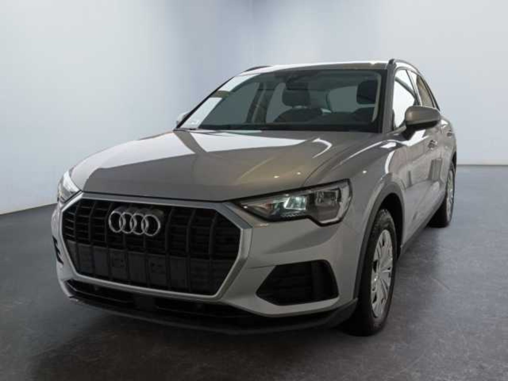 Audi Q3 35 TFSI Business  del 2023 usata a Lucca