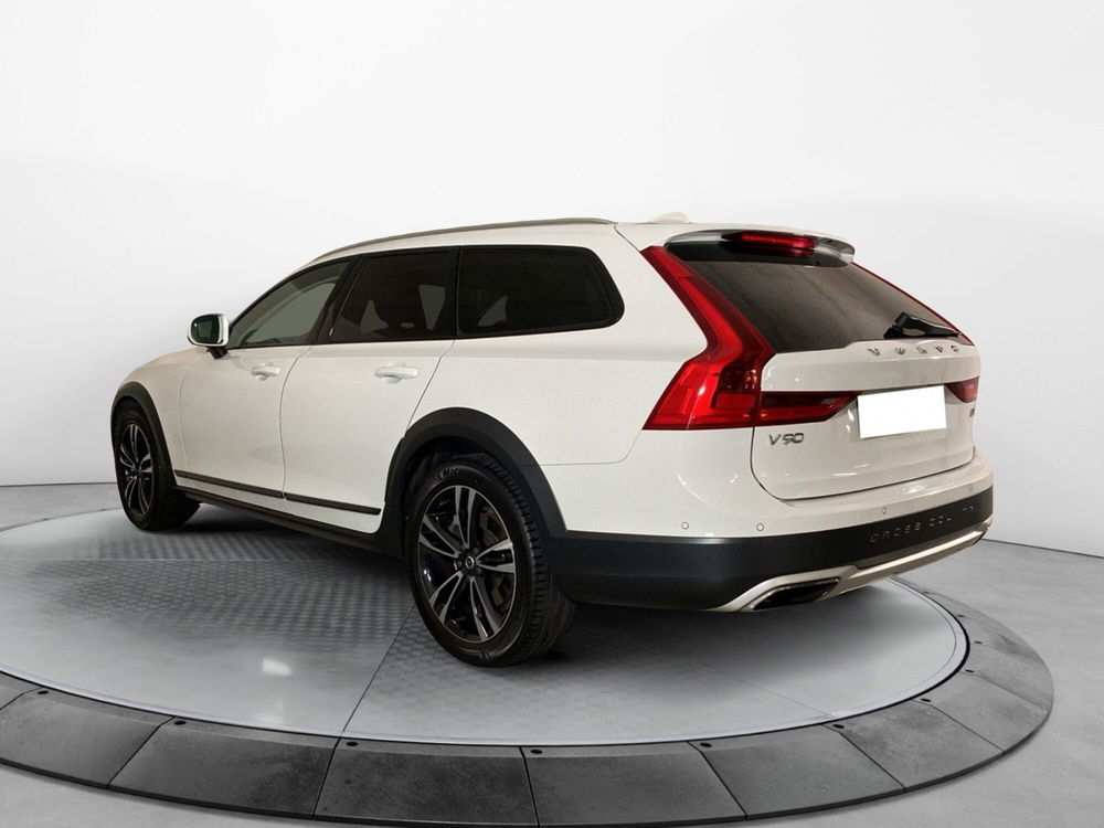 Volvo V90 Cross Country usata a Varese (4)