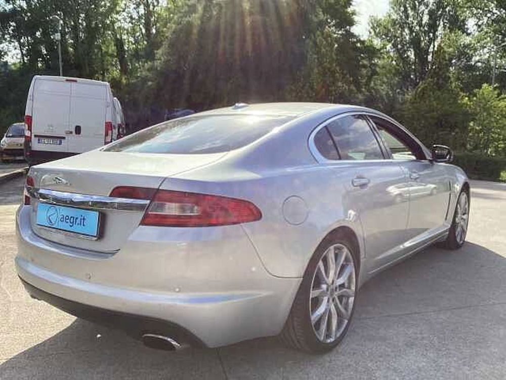 Jaguar XF usata a Roma (3)