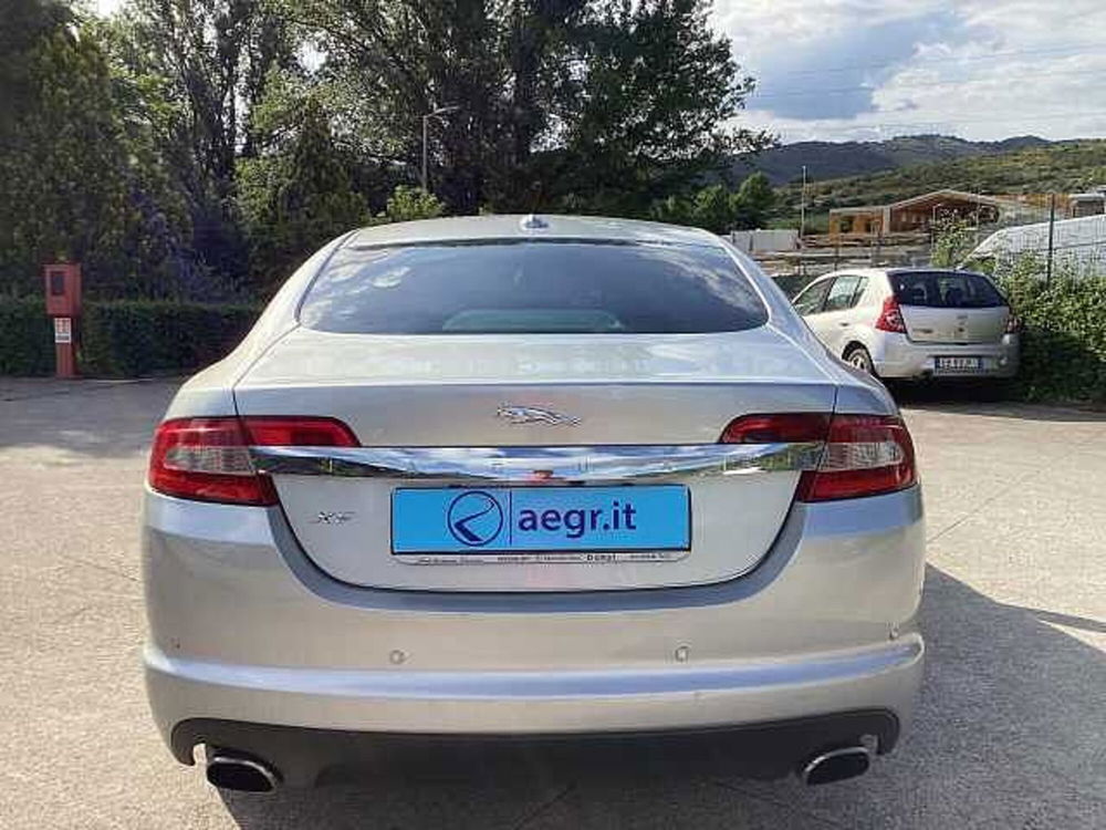 Jaguar XF usata a Roma (4)