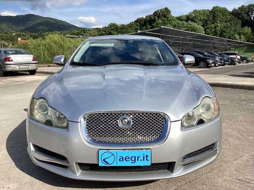 Jaguar XF usata a Roma (5)