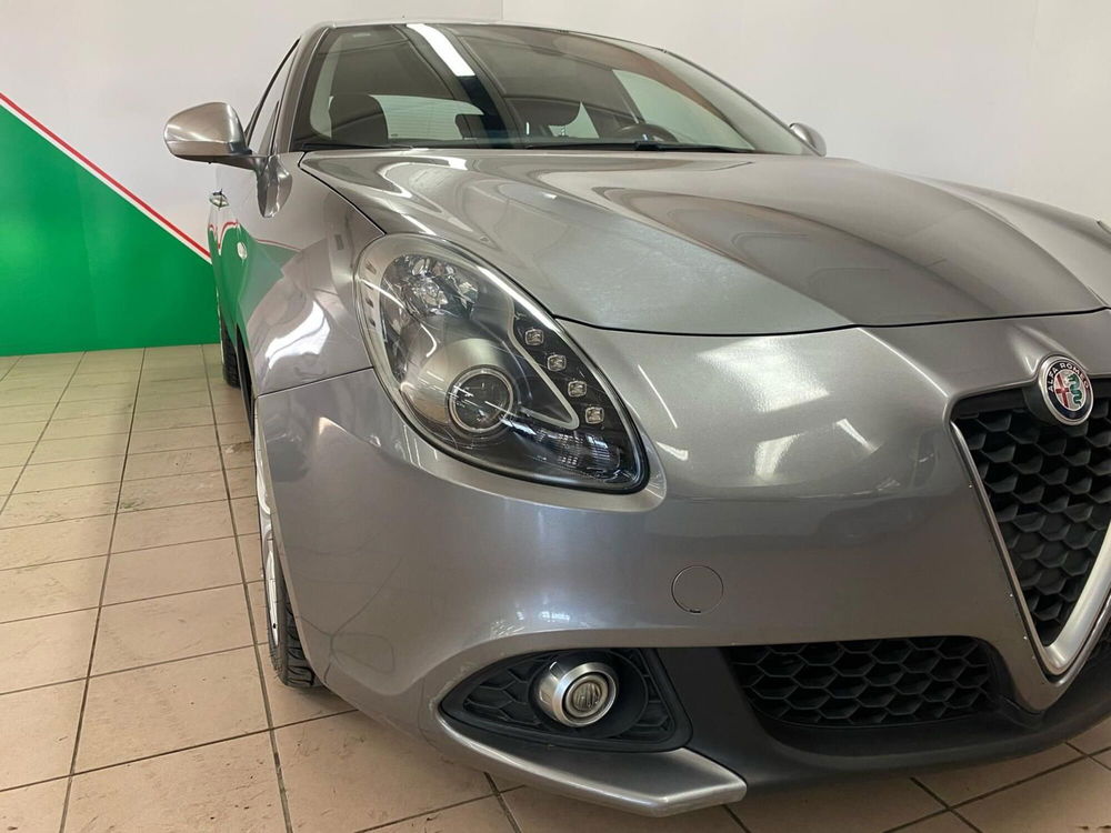 Alfa Romeo Giulietta usata a Arezzo (6)