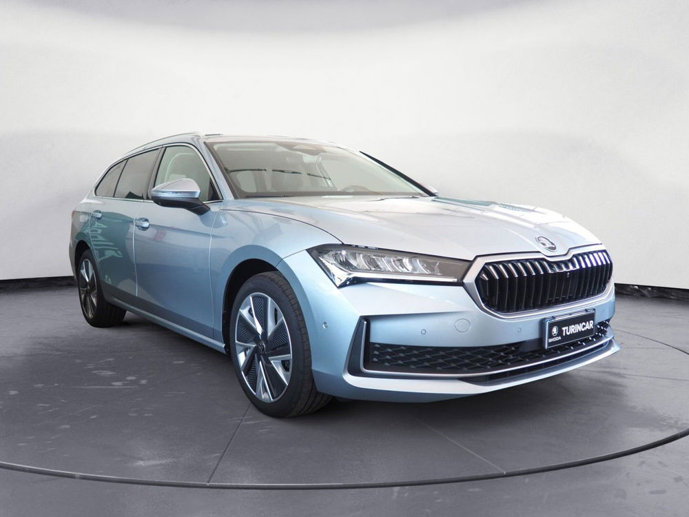 Skoda Superb nuova a Torino (5)