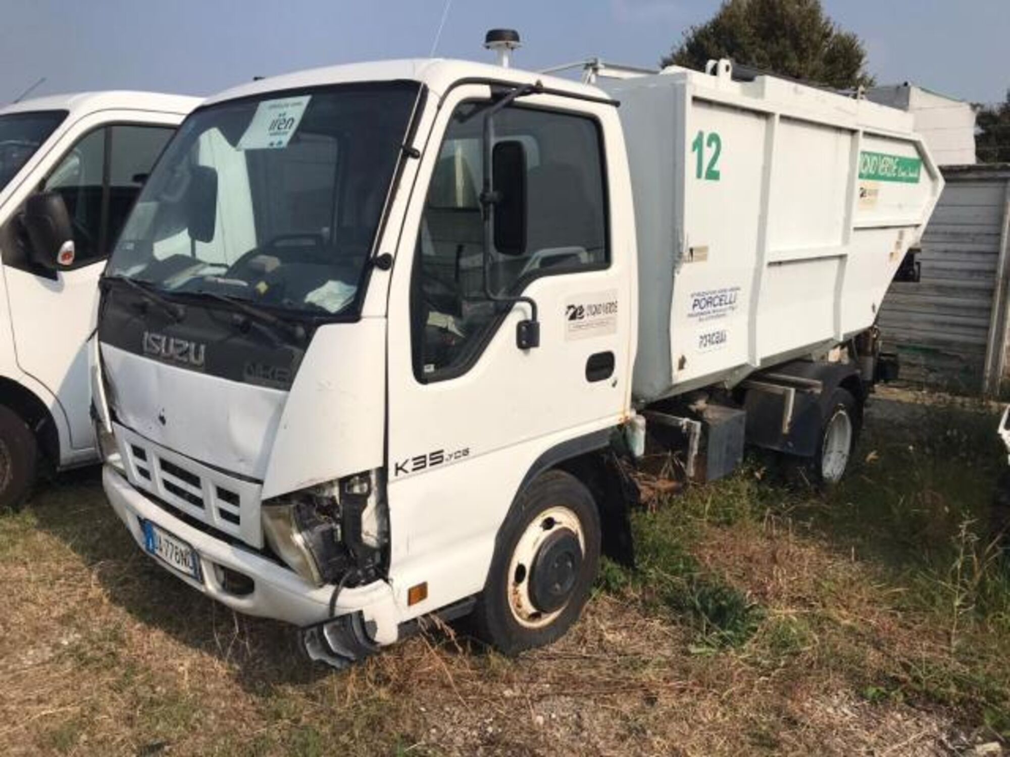 Isuzu NPR/NKR 1a serie NKR 77 3.0 TDI PC Telaio Cab. del 2006 usata a Casalgrande