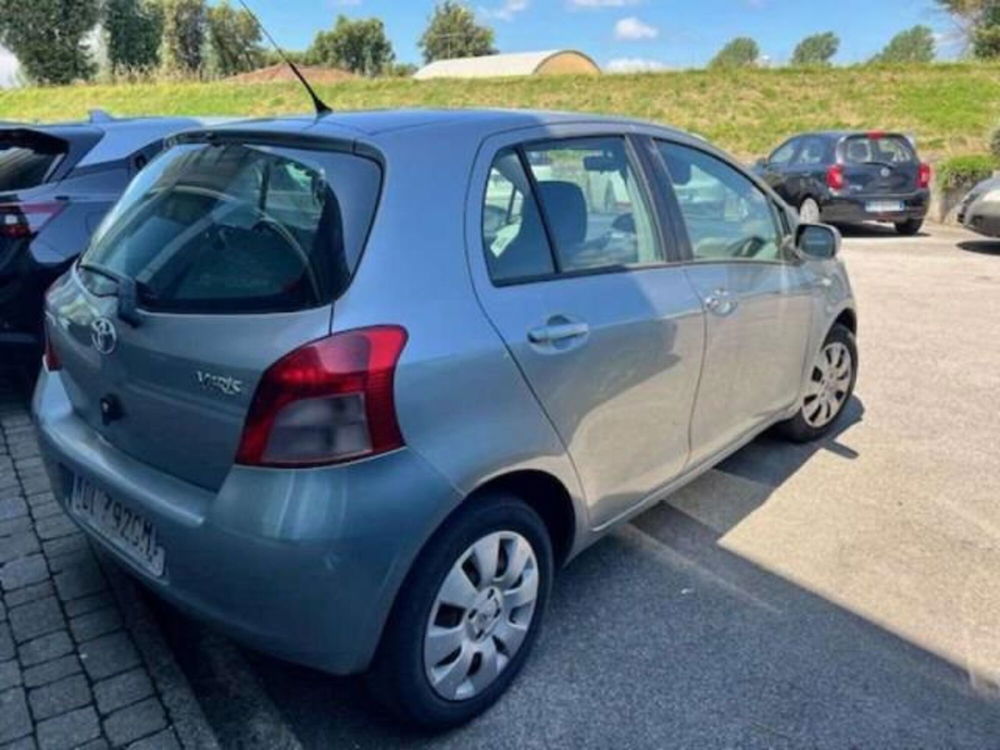 Toyota Yaris usata a Lucca (3)