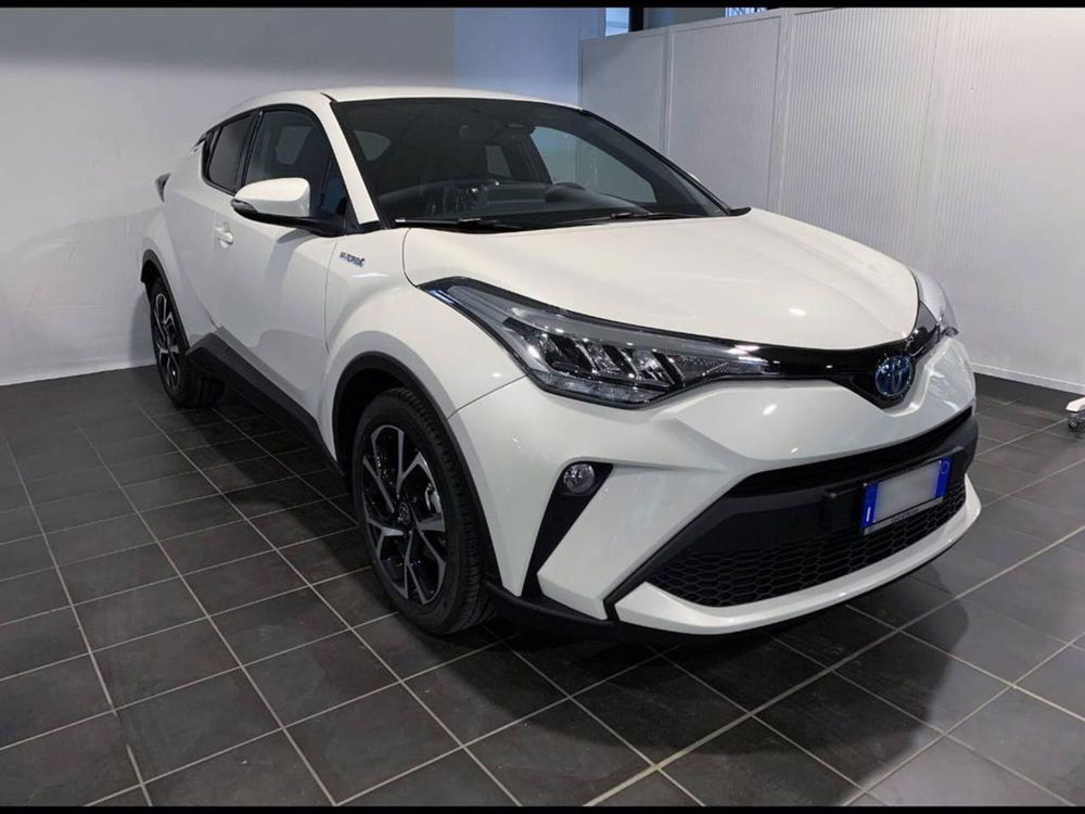 Toyota Toyota C-HR nuova a Torino (4)