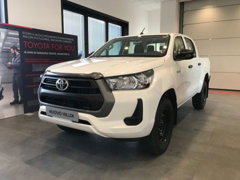 Toyota Hilux 2.D-4D 4WD porte Double Cab Comfort  nuova a Cuneo