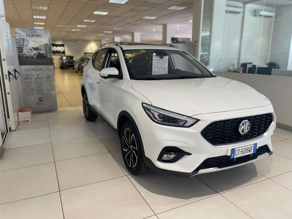 Mg ZS (2021-->) nuova a Milano (3)