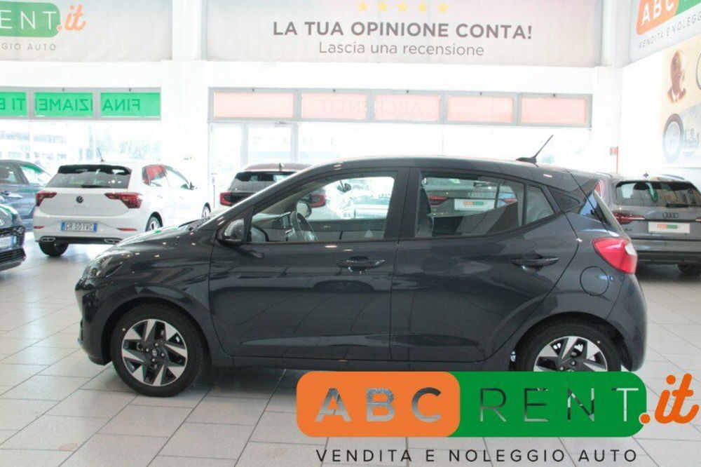 Hyundai i10 nuova a Milano (4)