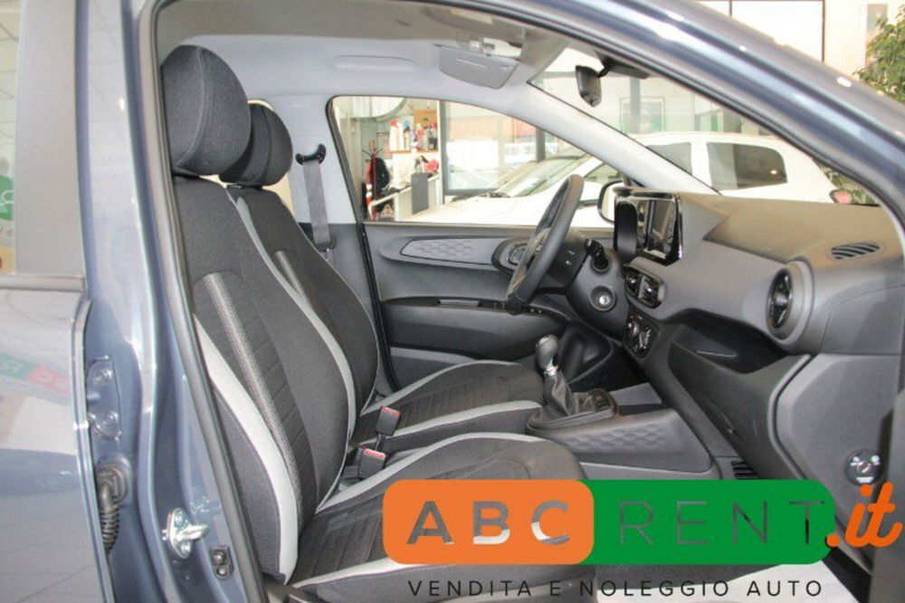 Hyundai i10 nuova a Milano (9)