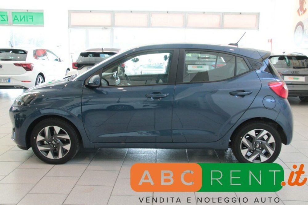 Hyundai i10 nuova a Milano (3)