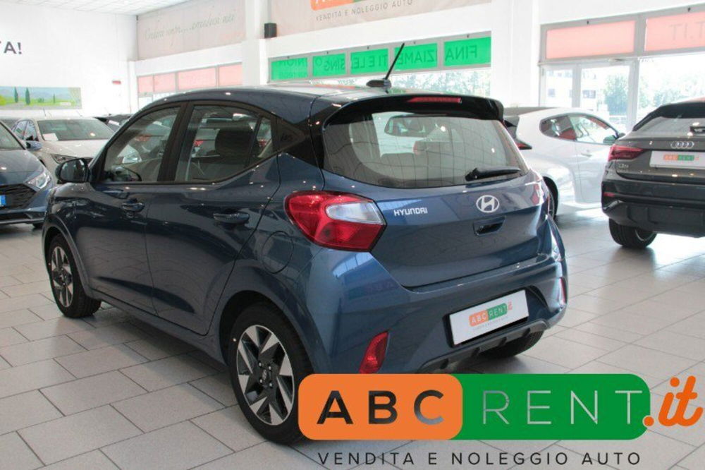 Hyundai i10 nuova a Milano (4)