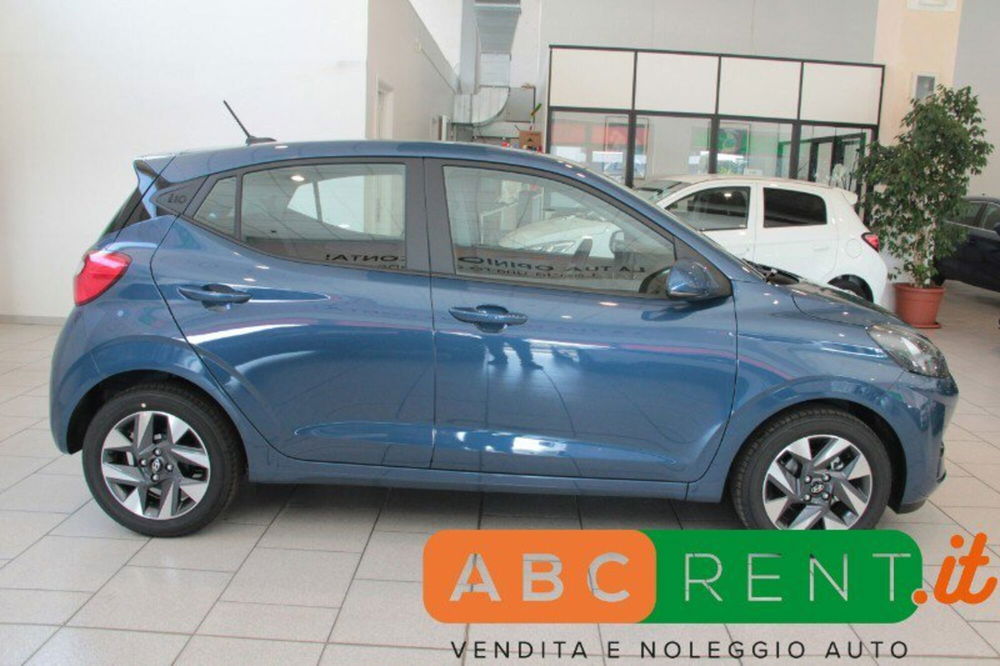 Hyundai i10 nuova a Milano (7)