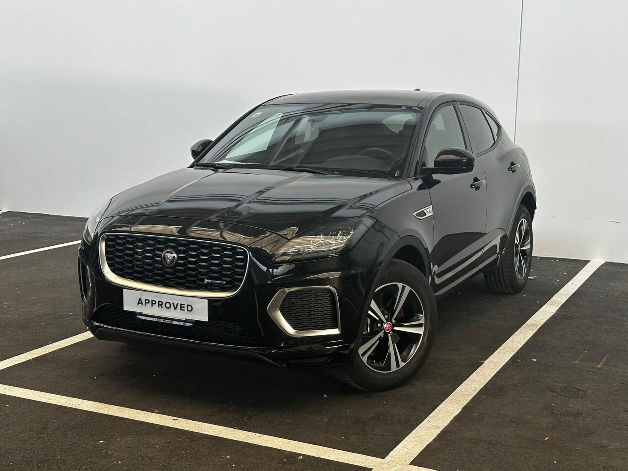 Jaguar E-Pace 1.5 I3 PHEV 300 CV AWD Auto R-Dynamic S  del 2022 usata a Milano