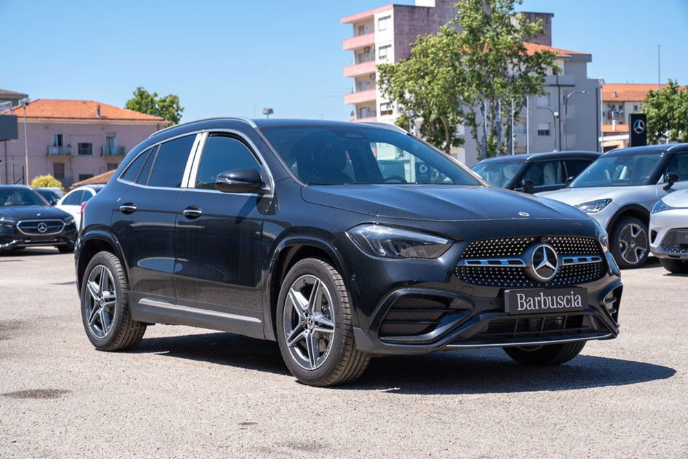 Mercedes-Benz GLA SUV nuova a Pescara (3)