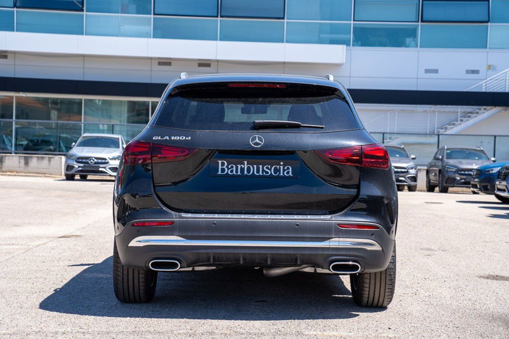 Mercedes-Benz GLA SUV nuova a Pescara (4)