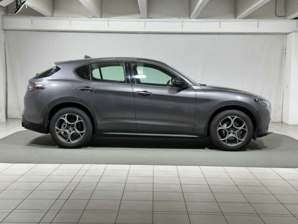 Alfa Romeo Stelvio usata a Sondrio (6)