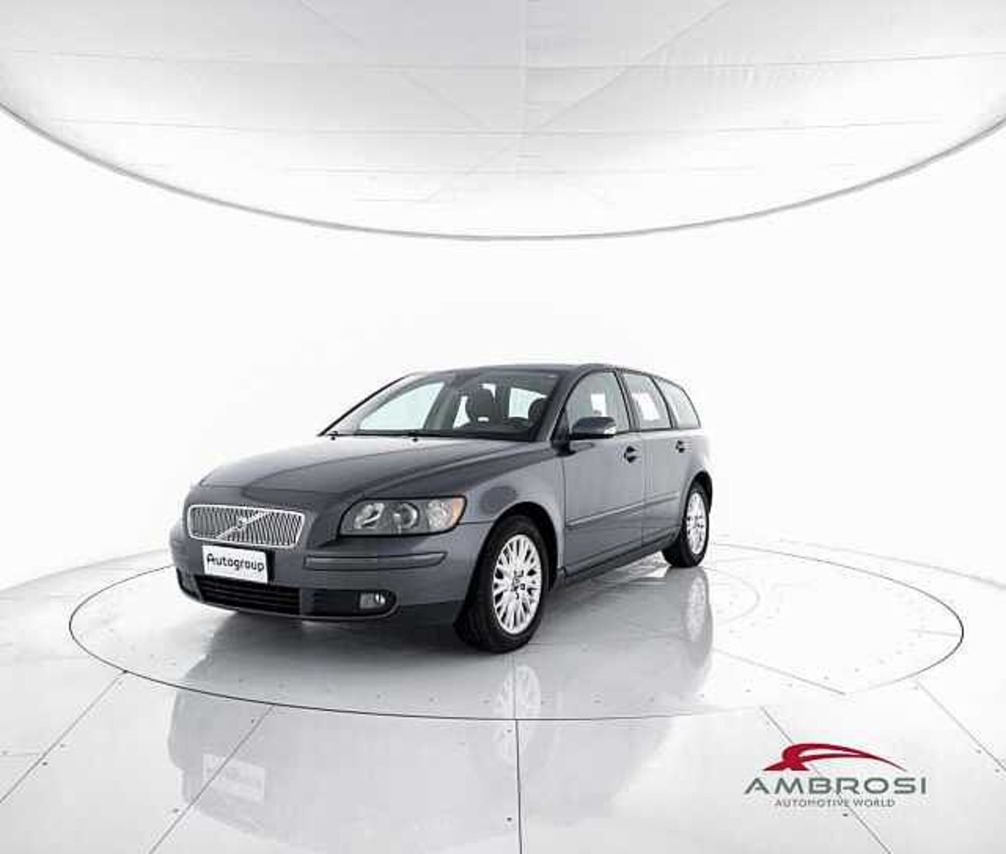 Volvo V50 2.0 D cat Kinetic  del 2005 usata a Viterbo