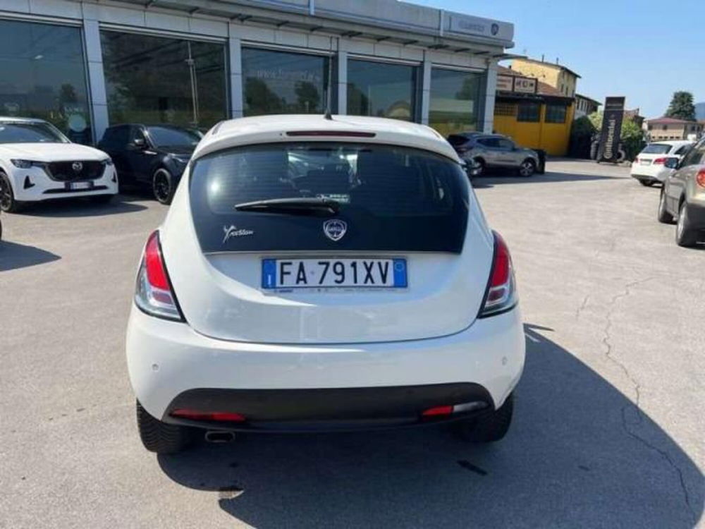 Lancia Ypsilon usata a Lucca (4)