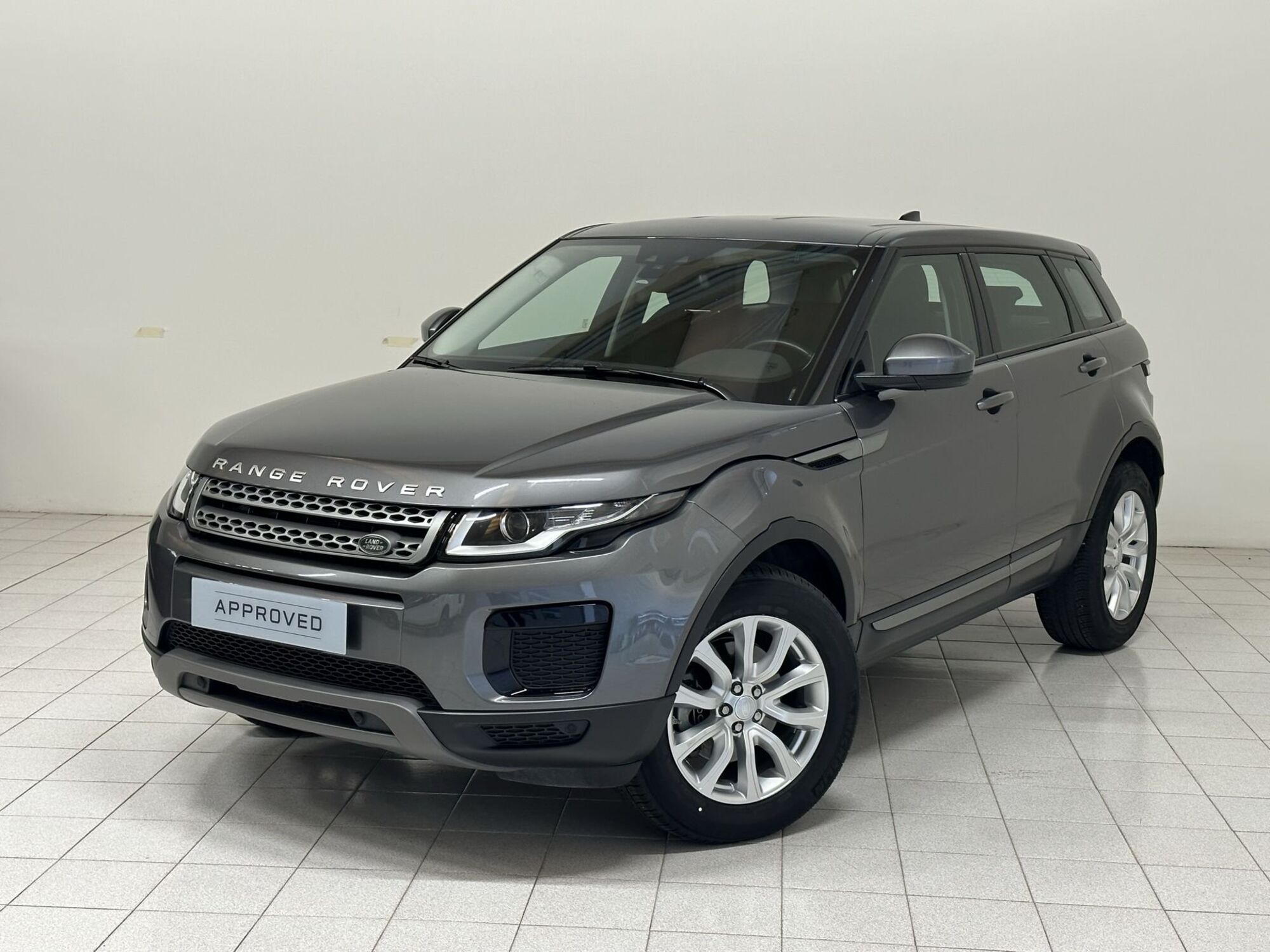 Land Rover Range Rover Evoque 2.0 TD4 150 CV 5p. Pure  del 2019 usata a Novara